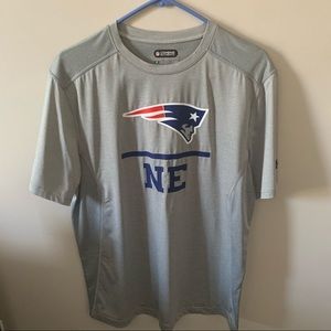 Under Armor NE Patriots shirt